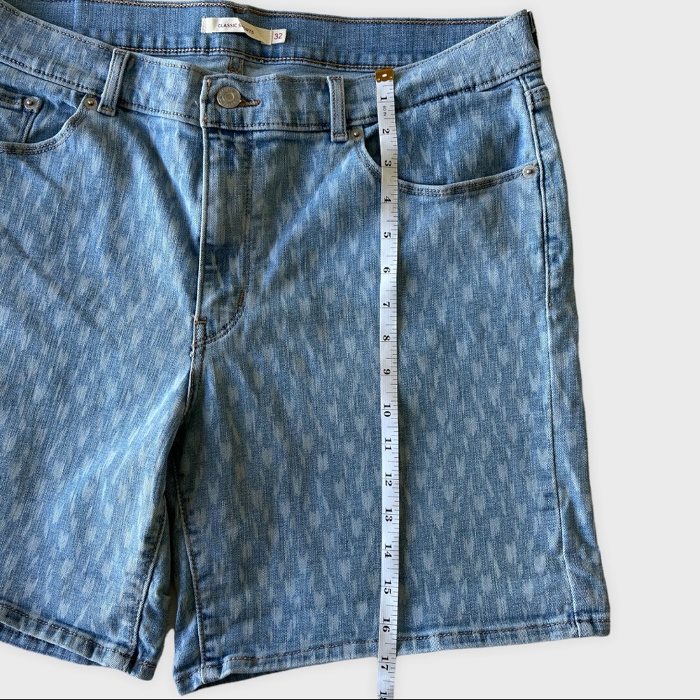 Levi’s Classic Shorts - Picture 11 of 15